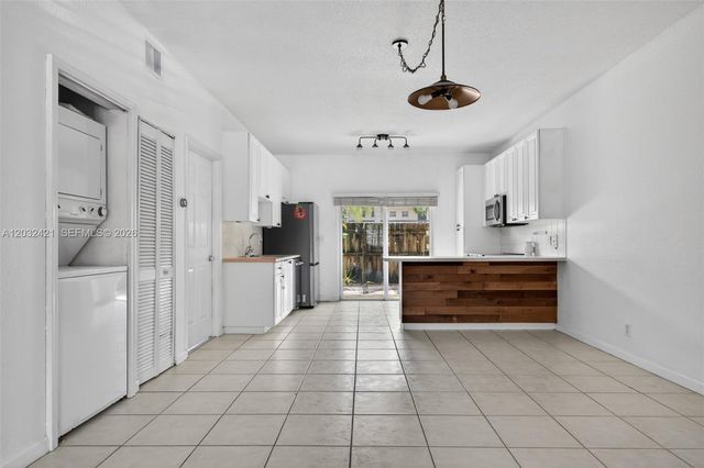 4902 Washington St 4, Hollywood, FL 33021