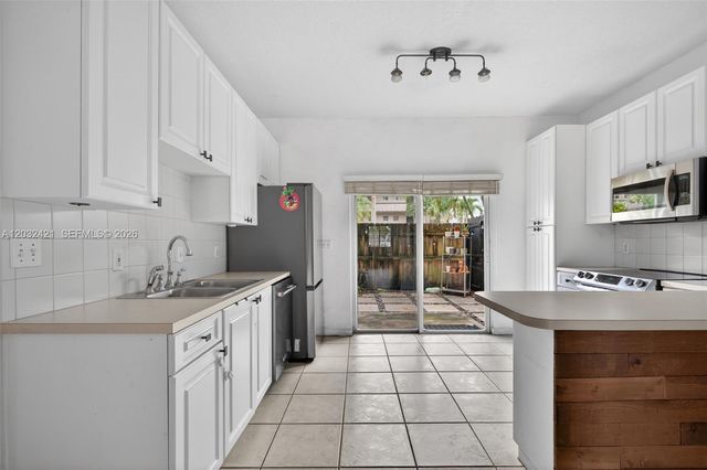 4902 Washington St 4, Hollywood, FL 33021