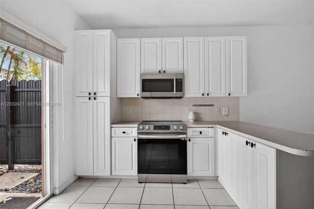 4902 Washington St 4, Hollywood, FL 33021