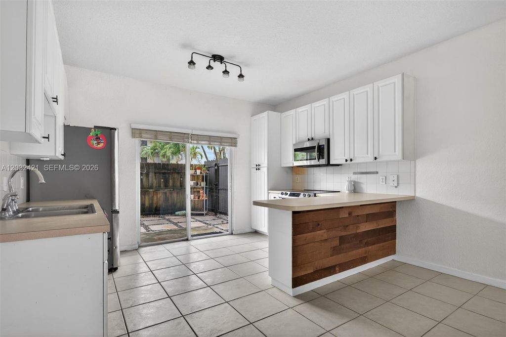 4902 Washington St 4, Hollywood, FL 33021