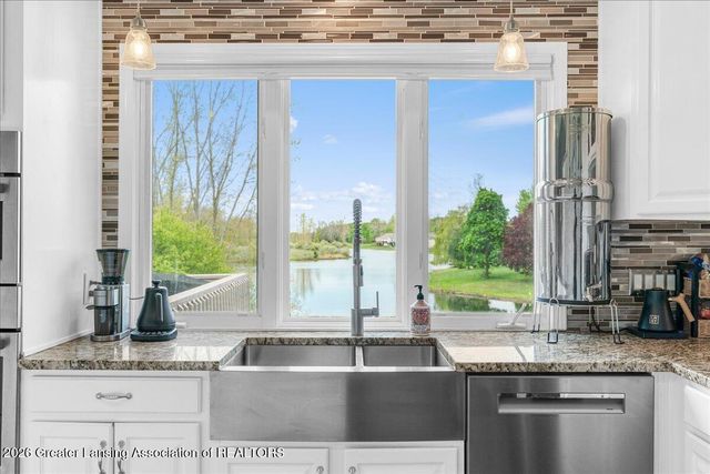 990 Chads Way, Charlotte, MI 48813
