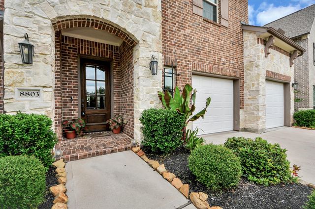 8803 Autumn Pine Drive, Missouri City, TX 77459