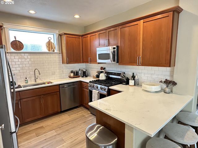 15869 Sw CENTURY Dr, Sherwood, OR 97140