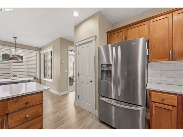 15869 Sw CENTURY Dr, Sherwood, OR 97140