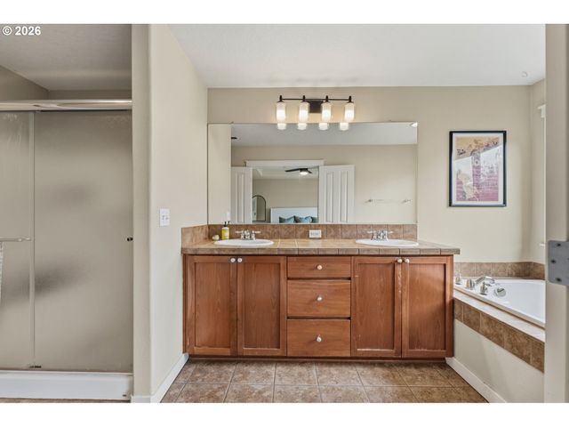 15869 Sw CENTURY Dr, Sherwood, OR 97140
