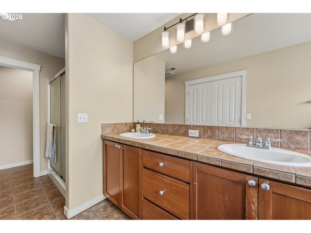 15869 Sw CENTURY Dr, Sherwood, OR 97140