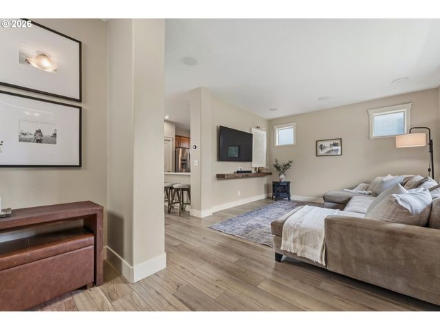 15869 Sw CENTURY Dr, Sherwood, OR 97140