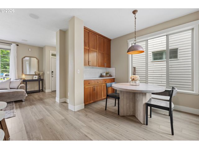 15869 Sw CENTURY Dr, Sherwood, OR 97140
