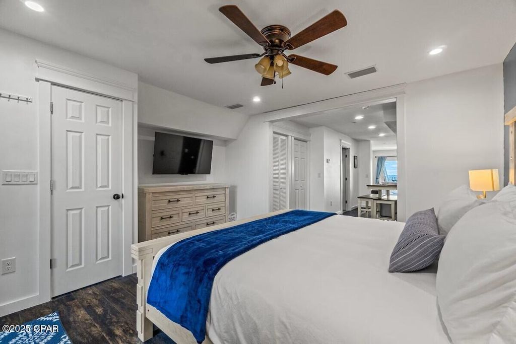 Image 14 of property listing at 17203 Front Beach Road 2, Panama City Beach, FL 32413