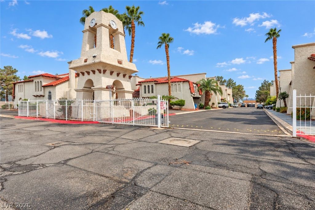 4951 Schumann Drive, Las Vegas, NV 89146 — photo 3