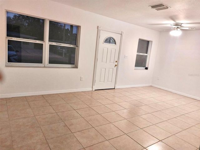 2136 W RAMBLA STREET, Tampa, FL 33612