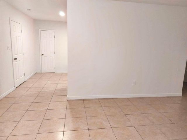 2136 W RAMBLA STREET, Tampa, FL 33612