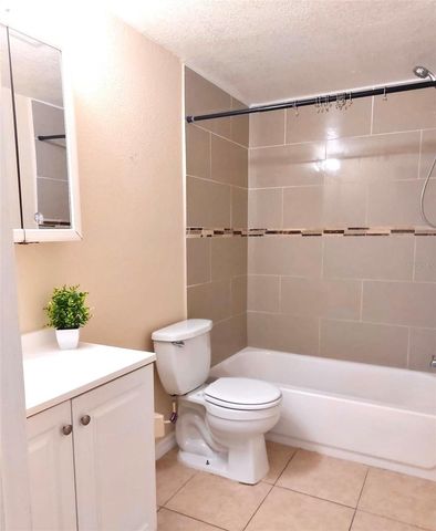 2136 W RAMBLA STREET, Tampa, FL 33612