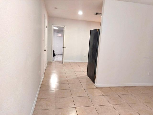 2136 W RAMBLA STREET, Tampa, FL 33612