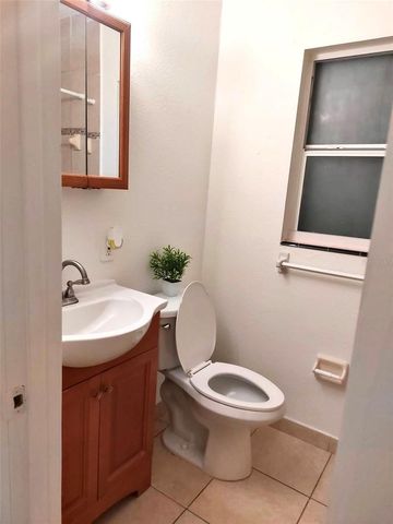 2136 W RAMBLA STREET, Tampa, FL 33612