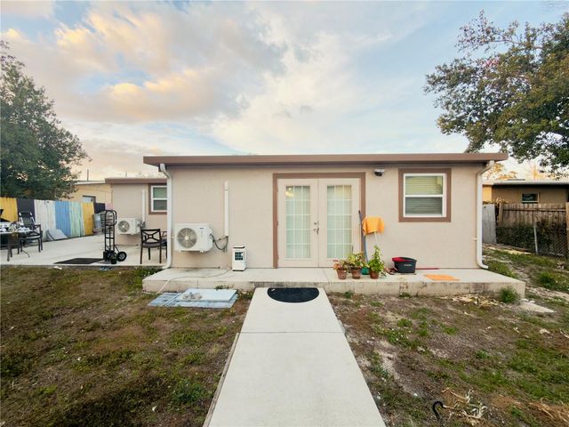 2136 W RAMBLA STREET, Tampa, FL 33612