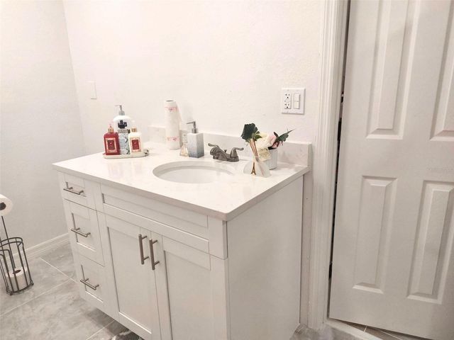 2136 W RAMBLA STREET, Tampa, FL 33612