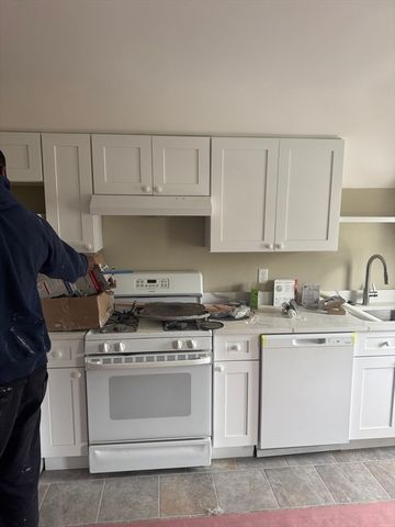 7 Lowden Ave 3, Somerville, MA 02144