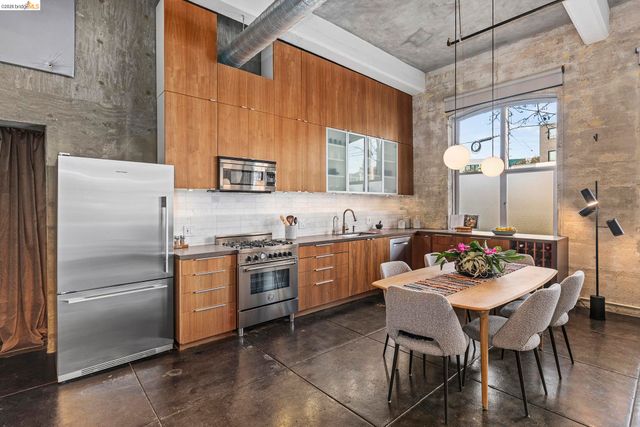 3240 Peralta St 2, Oakland, CA 94608