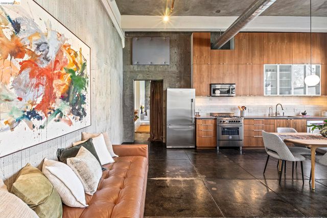 3240 Peralta St 2, Oakland, CA 94608