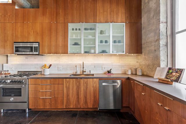 3240 Peralta St 2, Oakland, CA 94608