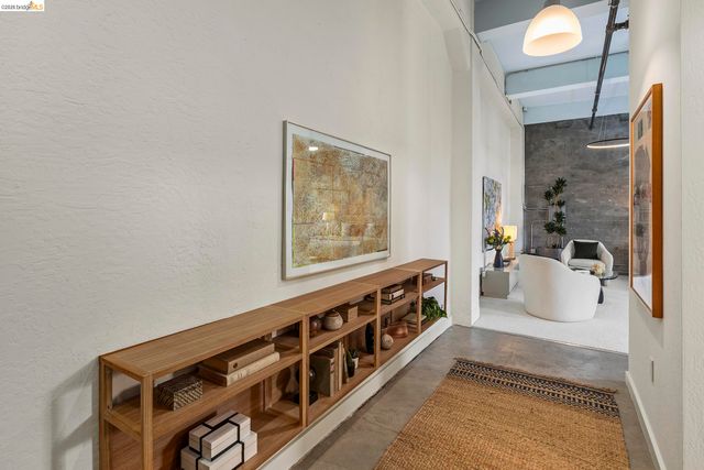 3240 Peralta St 2, Oakland, CA 94608