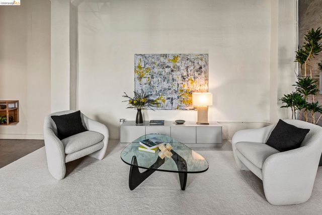 3240 Peralta St 2, Oakland, CA 94608