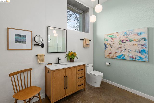 3240 Peralta St 2, Oakland, CA 94608