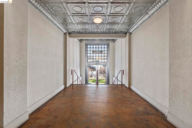 3240 Peralta St 2, Oakland, CA 94608