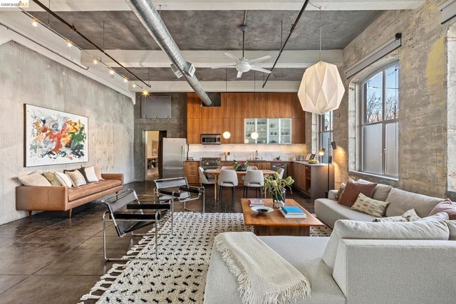 3240 Peralta St 2, Oakland, CA 94608