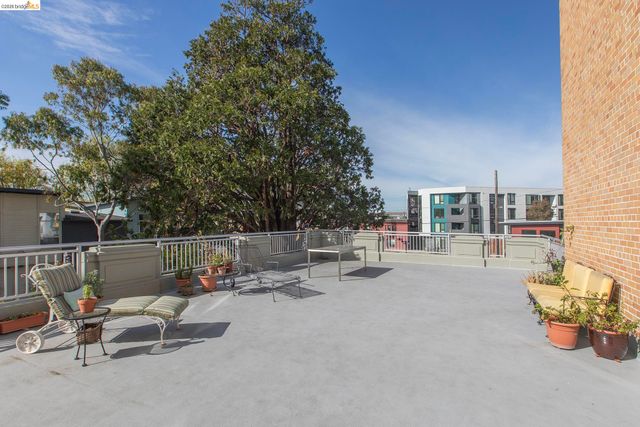 3240 Peralta St 2, Oakland, CA 94608