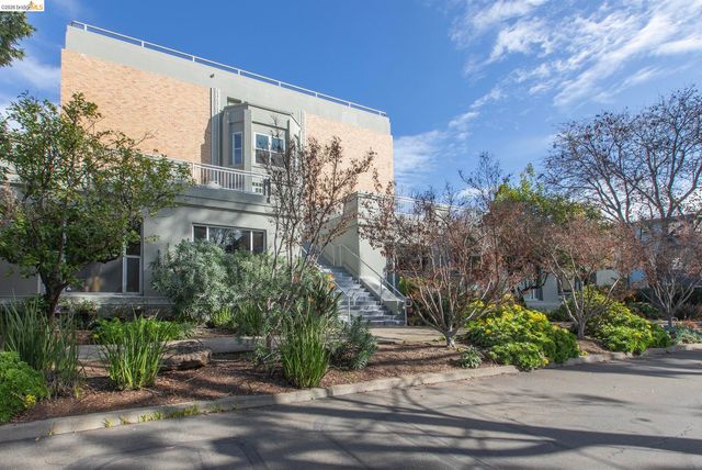 3240 Peralta St 2, Oakland, CA 94608