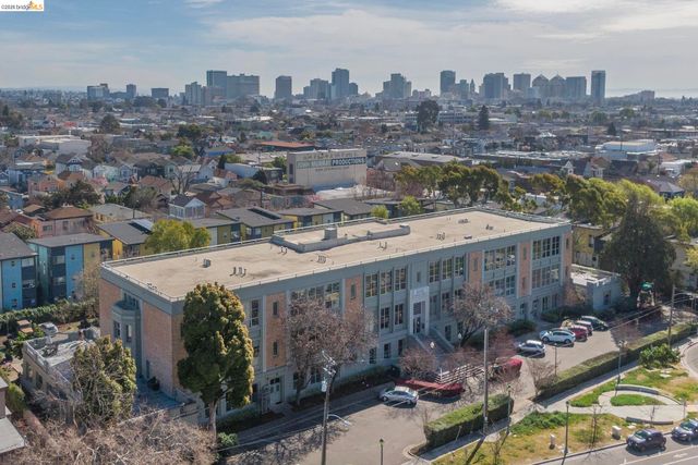 3240 Peralta St 2, Oakland, CA 94608