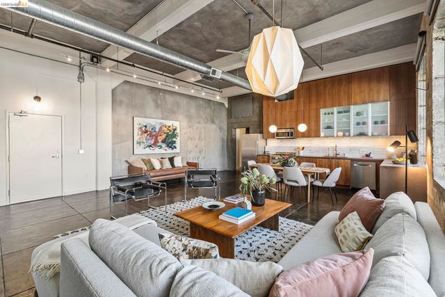 3240 Peralta St 2, Oakland, CA 94608