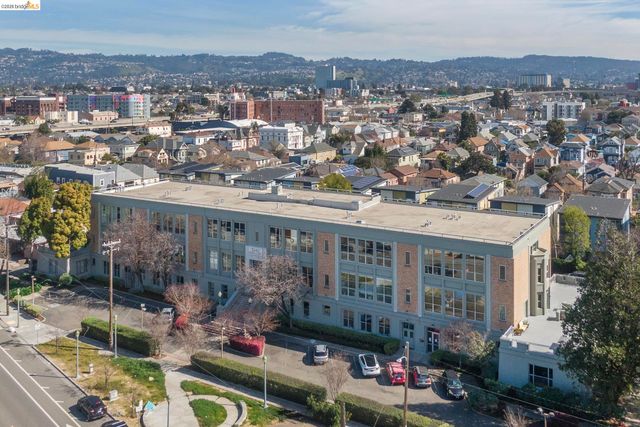 3240 Peralta St 2, Oakland, CA 94608