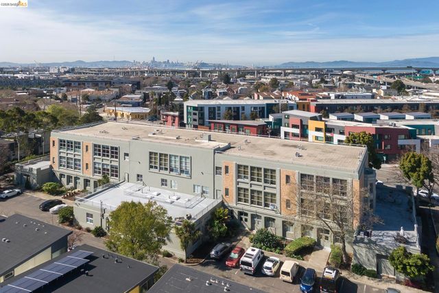 3240 Peralta St 2, Oakland, CA 94608