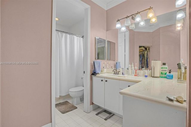 8934 SW 206th St, Cutler Bay, FL 33189