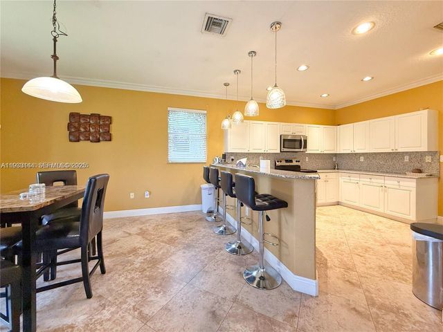 8934 SW 206th St, Cutler Bay, FL 33189