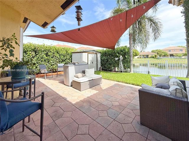 8934 SW 206th St, Cutler Bay, FL 33189