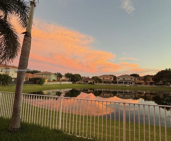 8934 SW 206th St, Cutler Bay, FL 33189