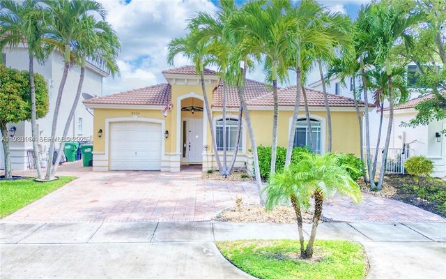 8934 SW 206th St, Cutler Bay, FL 33189