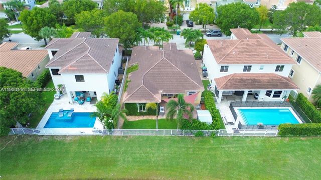 8934 SW 206th St, Cutler Bay, FL 33189