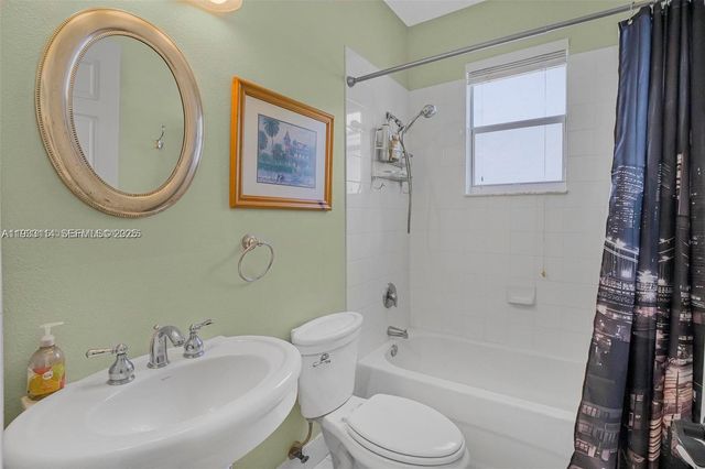 8934 SW 206th St, Cutler Bay, FL 33189