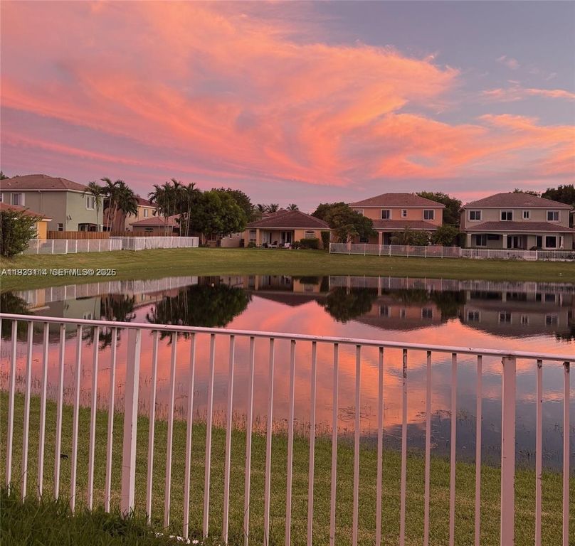 Image 27 of property listing at 8934 SW 206th St, Cutler Bay, FL 33189