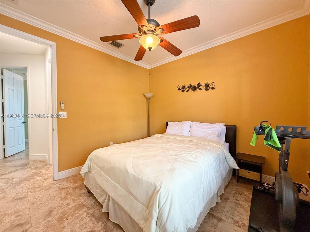 Image 9 of property listing at 8934 SW 206th St, Cutler Bay, FL 33189