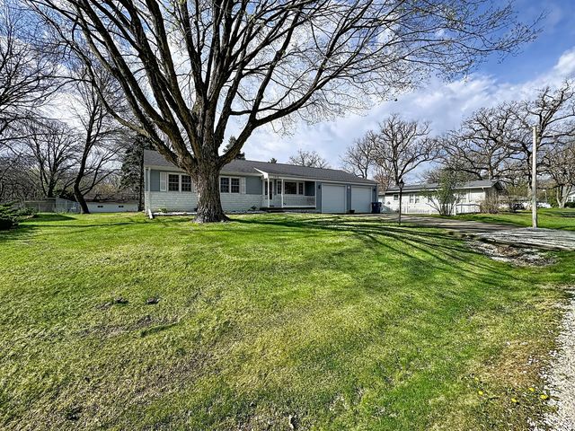 1312 32nd Avenue Court, East Moline, IL 61244
