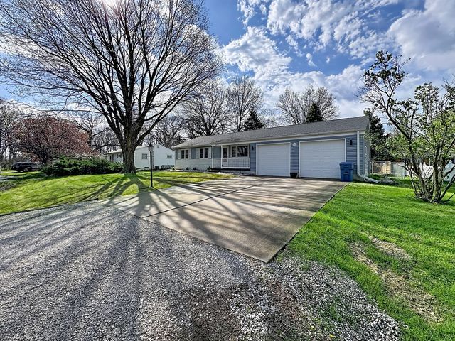 1312 32nd Avenue Court, East Moline, IL 61244