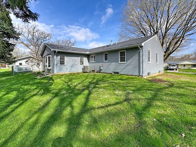 1312 32nd Avenue Court, East Moline, IL 61244
