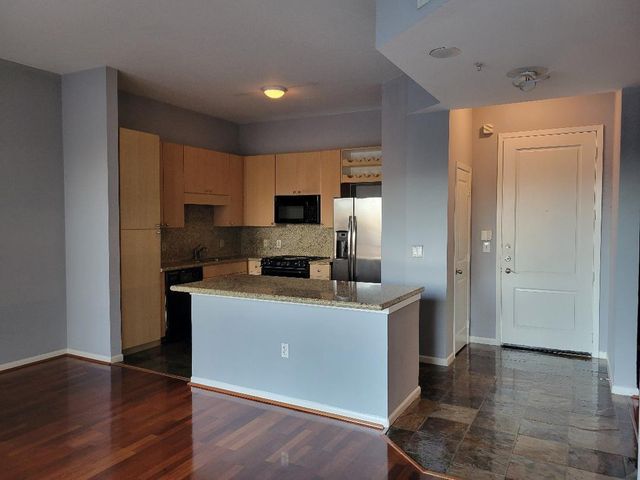 3505 Sage Road 211, Houston, TX 77056