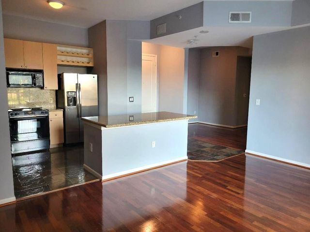 3505 Sage Road 211, Houston, TX 77056